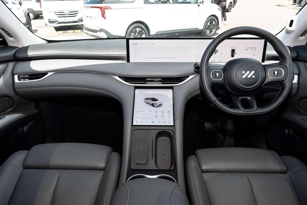 2025 MG IM6 Performance S12L