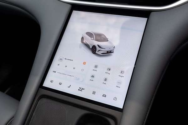 2025 MG IM6 Performance S12L