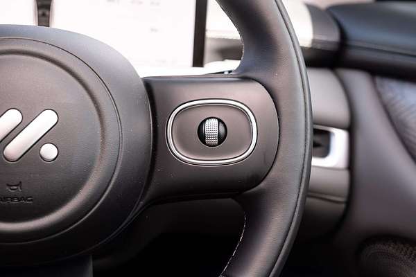 2025 MG IM6 Performance S12L