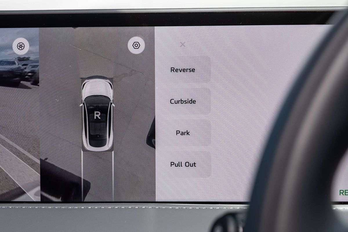 2025 MG IM6 Performance S12L