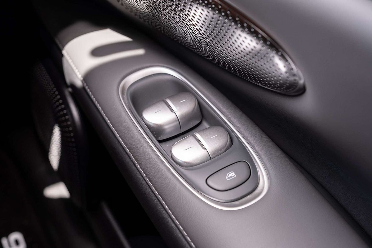 2025 MG IM6 Performance S12L