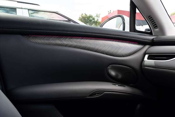 2025 MG IM6 Performance S12L