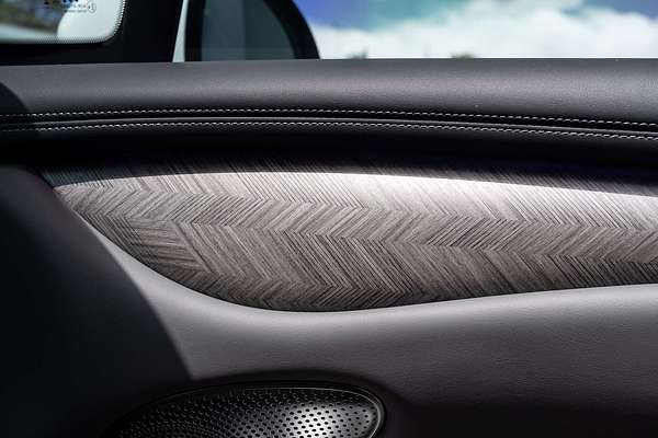 2025 MG IM6 Performance S12L