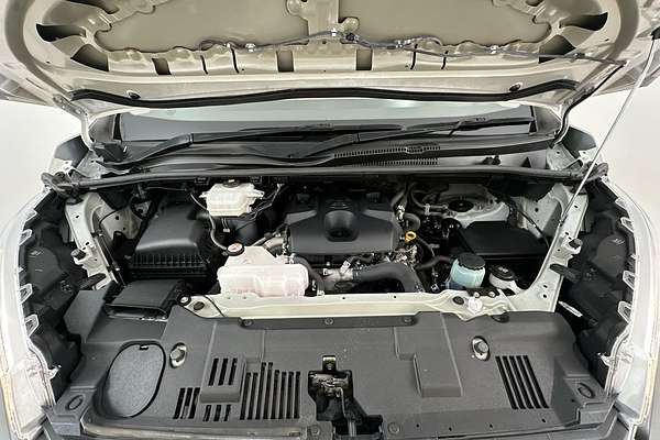 2021 Toyota Hiace Commuter GDH322R ELWB High Roof