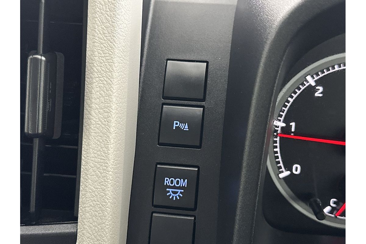 2021 Toyota Hiace Commuter GDH322R ELWB High Roof