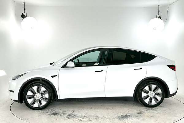 2022 Tesla Model Y Rear-Wheel Drive