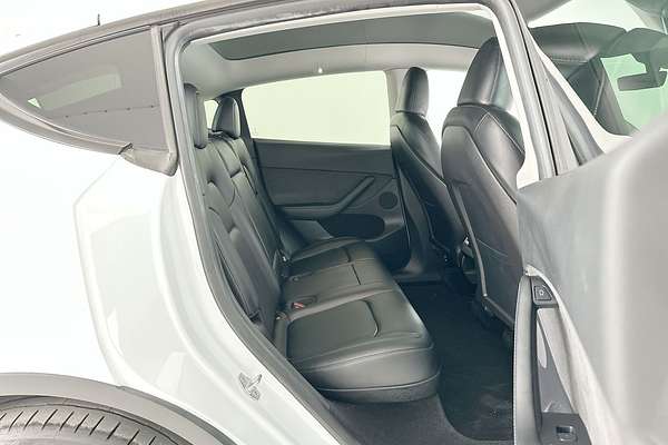 2022 Tesla Model Y Rear-Wheel Drive