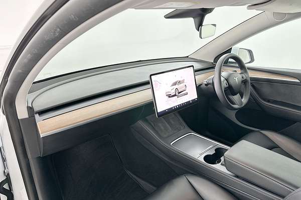 2022 Tesla Model Y Rear-Wheel Drive