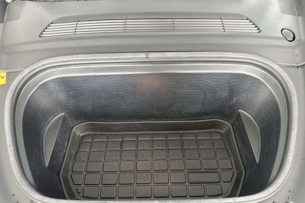 2022 Tesla Model Y Rear-Wheel Drive