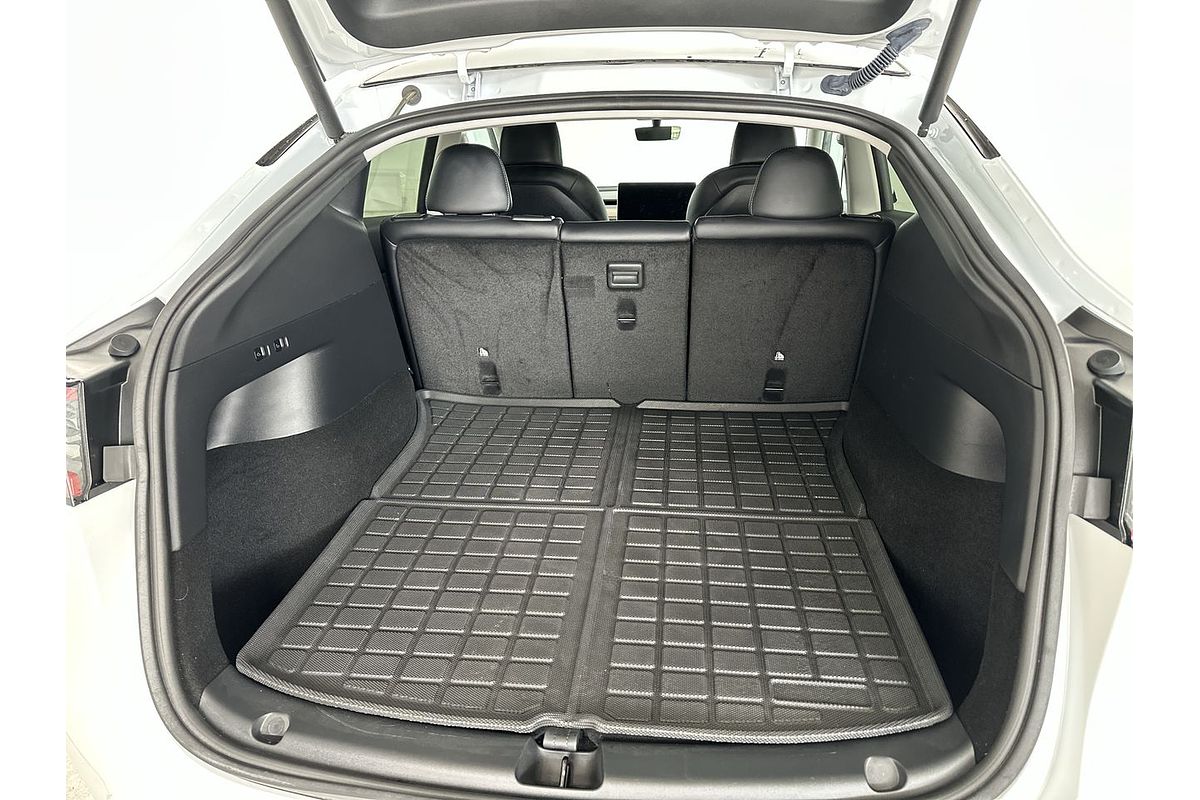 2022 Tesla Model Y Rear-Wheel Drive