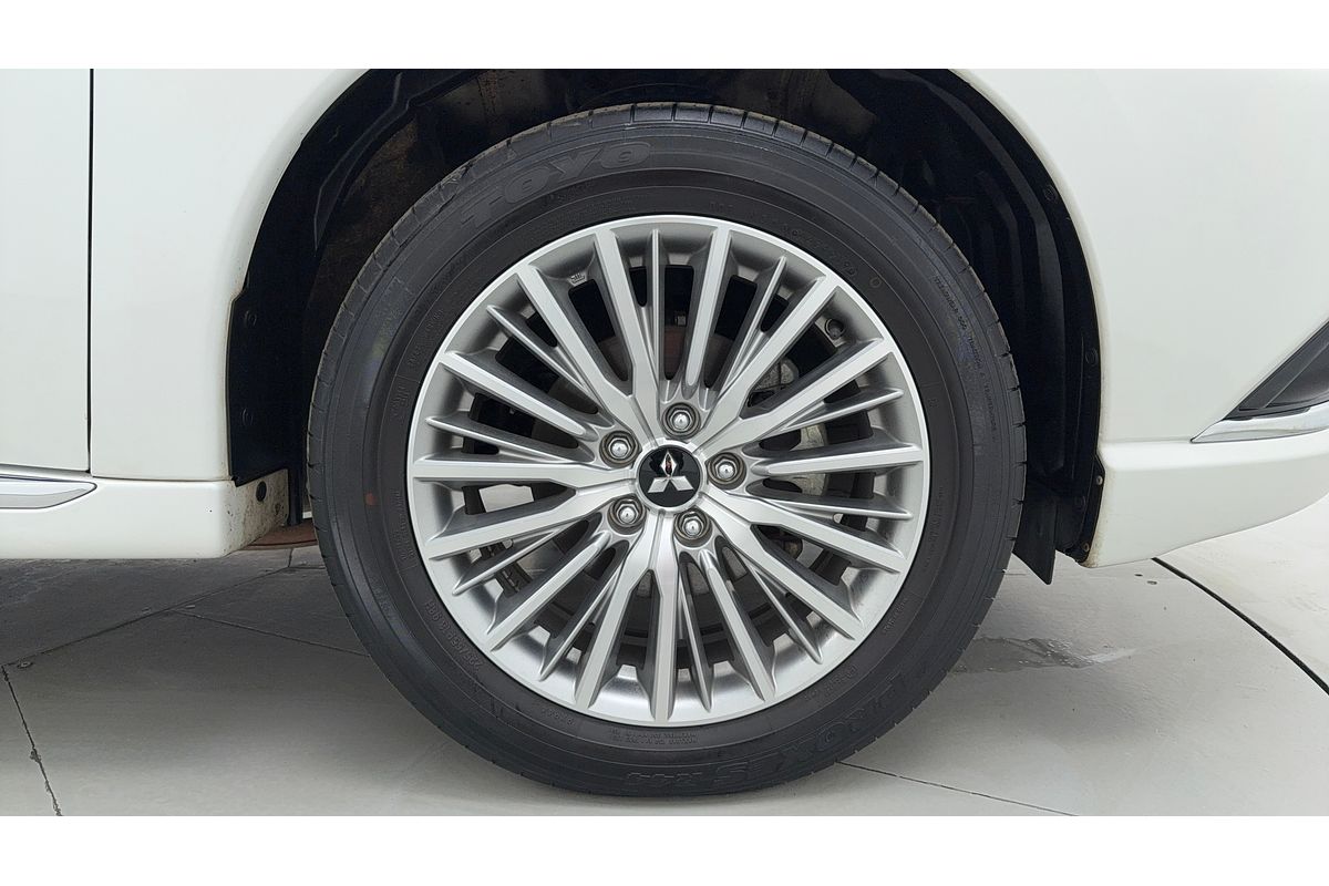 2020 Mitsubishi Outlander PHEV ES ZL