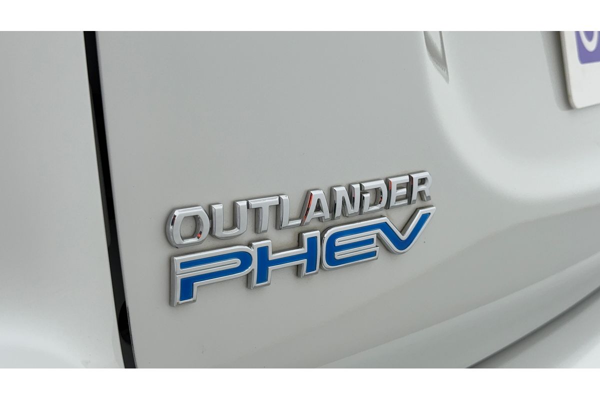2020 Mitsubishi Outlander PHEV ES ZL