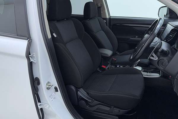 2020 Mitsubishi Outlander PHEV ES ZL