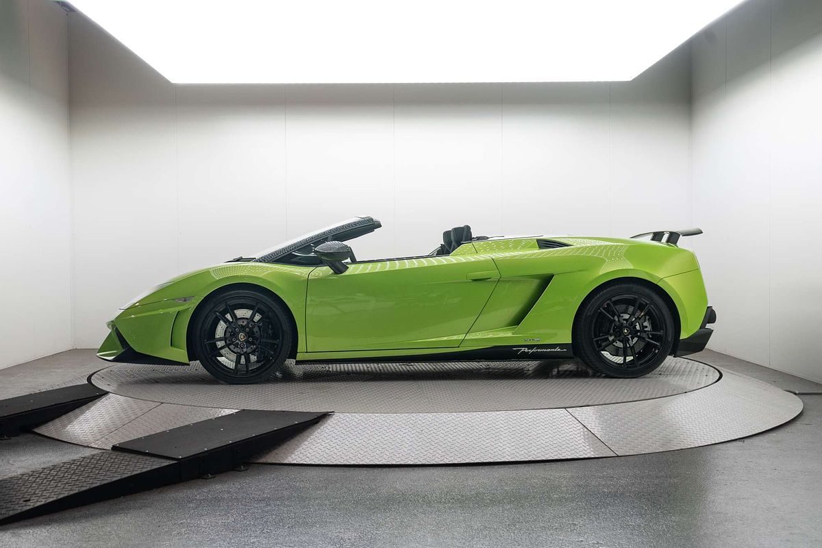 2012 Lamborghini Gallardo LP570-4 Performante L140