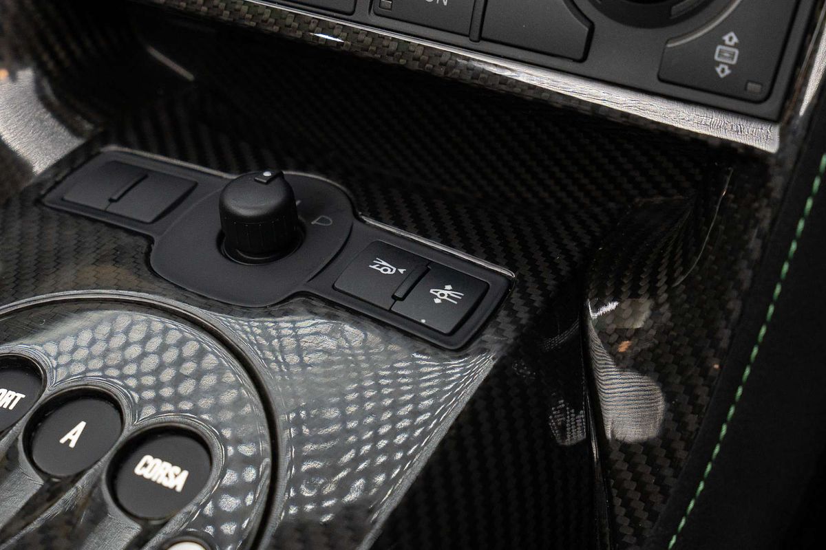 2012 Lamborghini Gallardo LP570-4 Performante L140