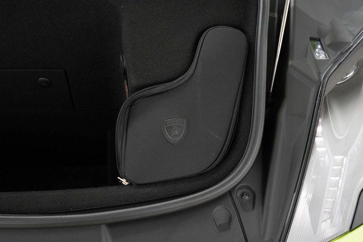 2012 Lamborghini Gallardo LP570-4 Performante L140