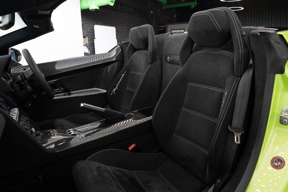 2012 Lamborghini Gallardo LP570-4 Performante L140