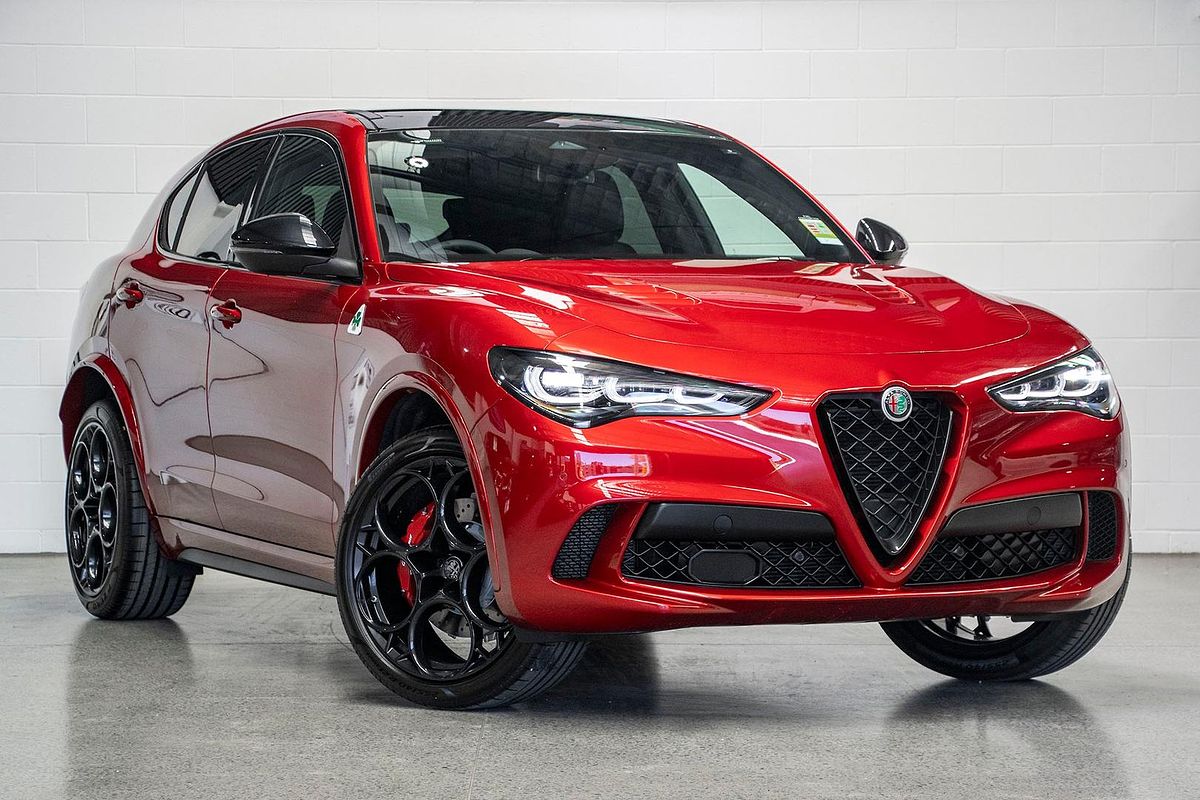 2025 Alfa Romeo Stelvio Quadrifoglio Series 5