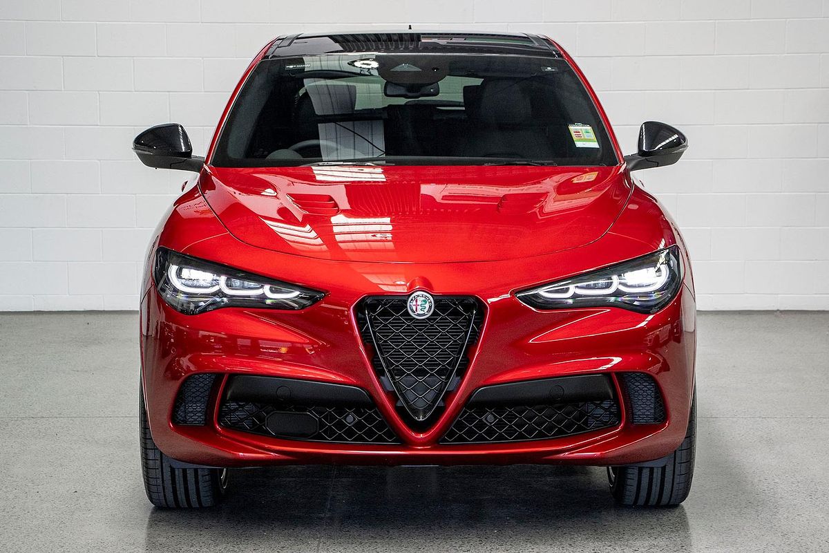 2025 Alfa Romeo Stelvio Quadrifoglio Series 5