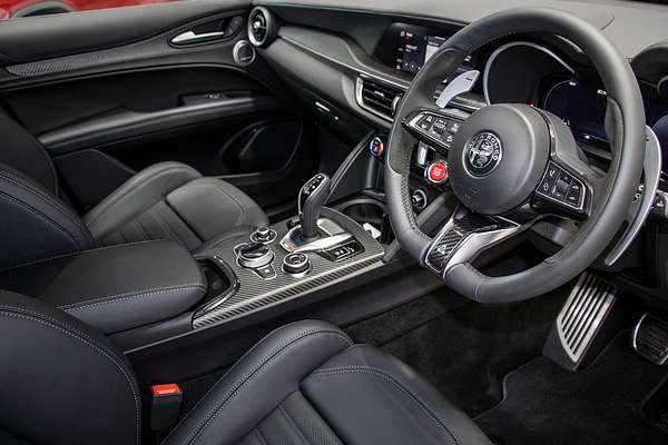 2025 Alfa Romeo Stelvio Quadrifoglio Series 5