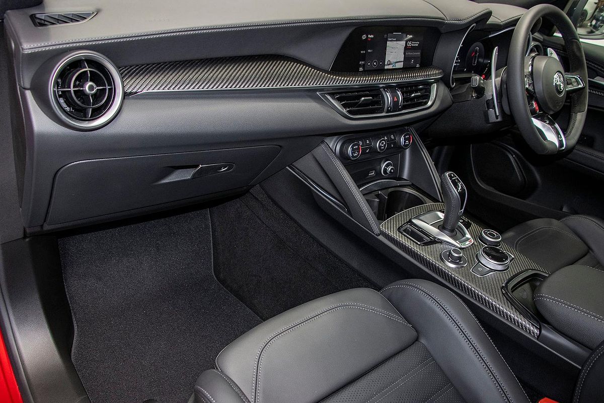 2025 Alfa Romeo Stelvio Quadrifoglio Series 5