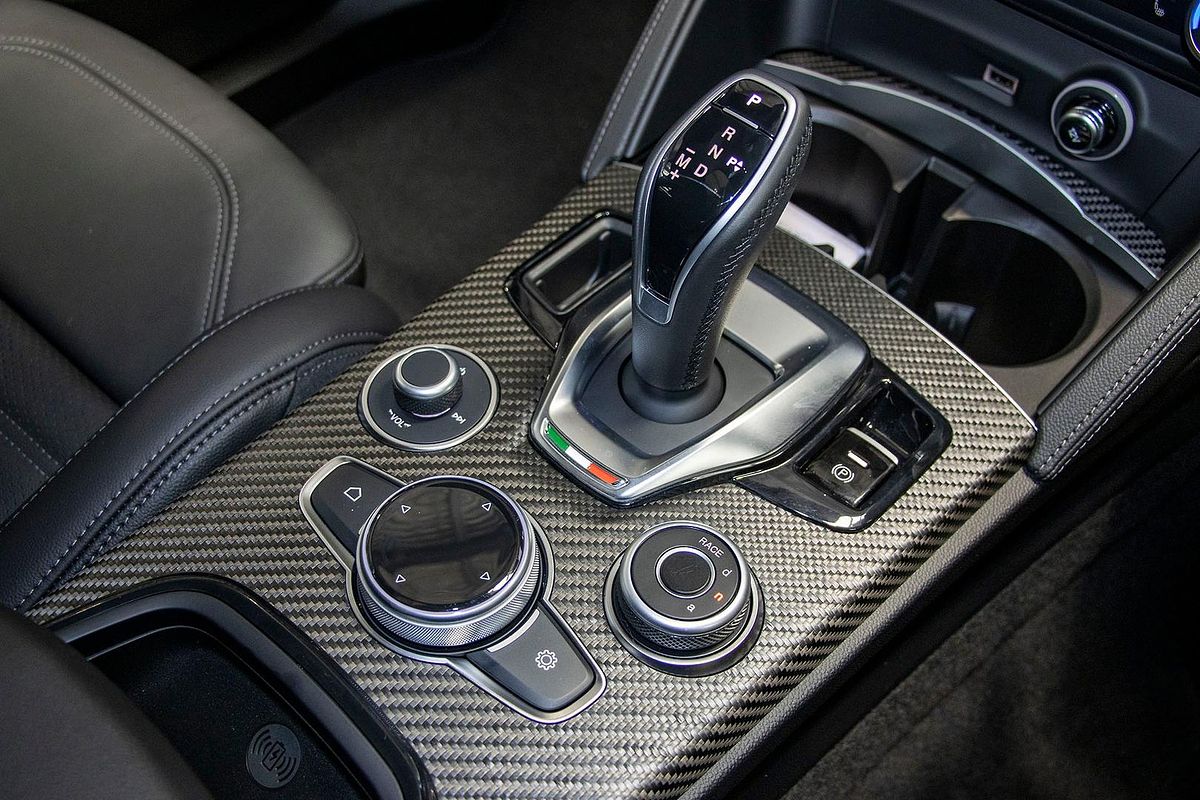 2025 Alfa Romeo Stelvio Quadrifoglio Series 5