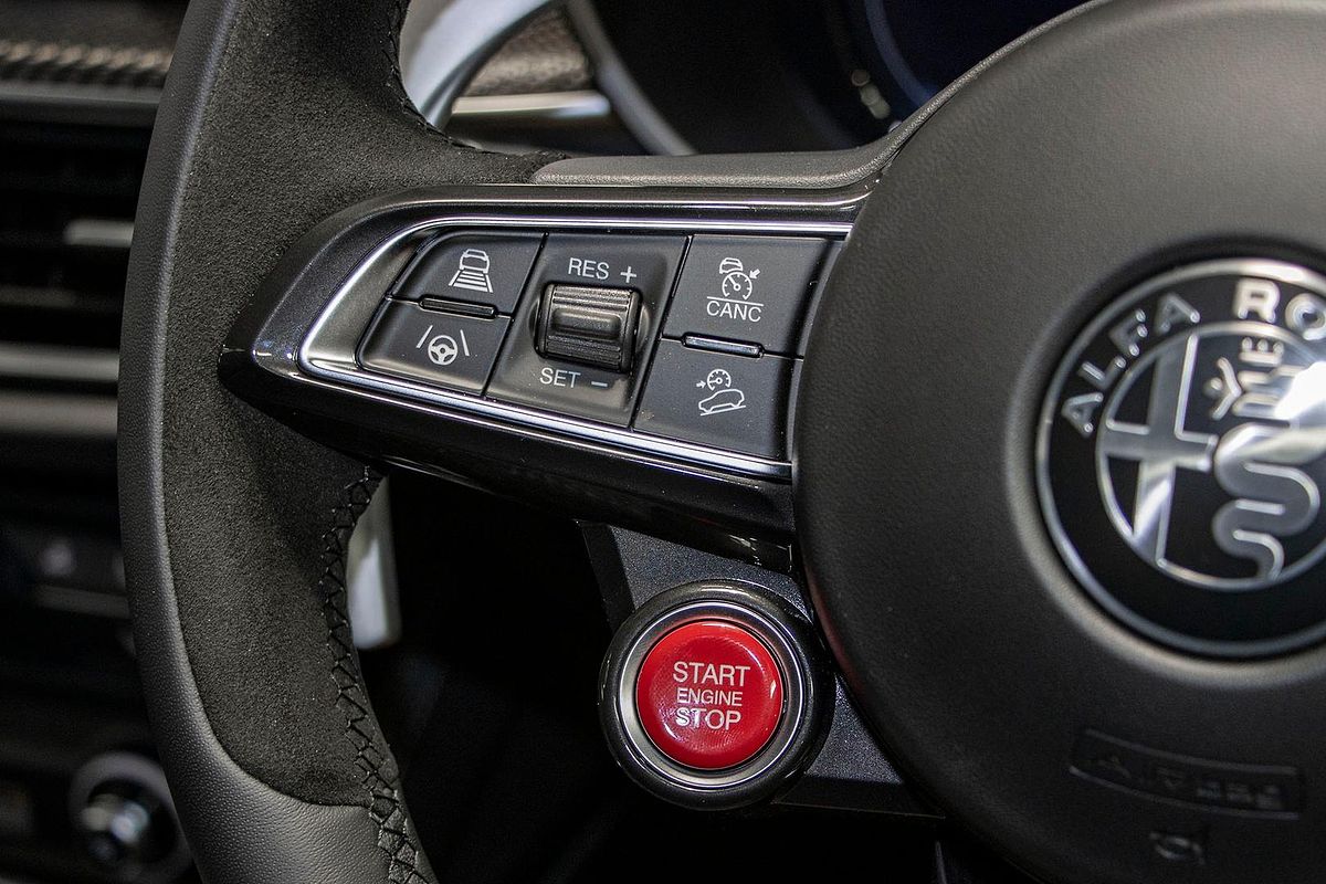 2025 Alfa Romeo Stelvio Quadrifoglio Series 5