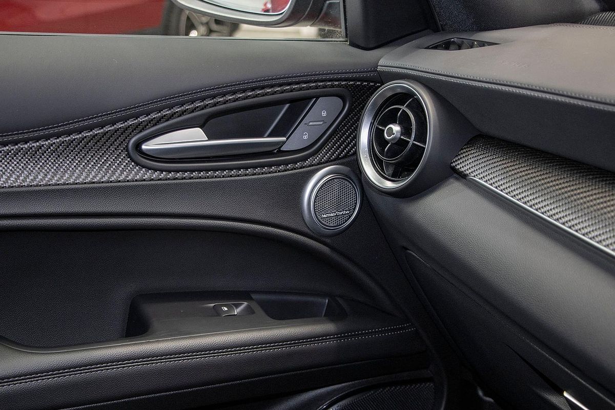 2025 Alfa Romeo Stelvio Quadrifoglio Series 5