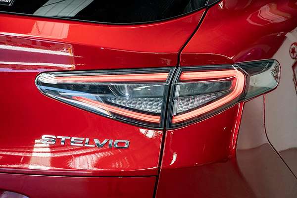 2025 Alfa Romeo Stelvio Quadrifoglio Series 5