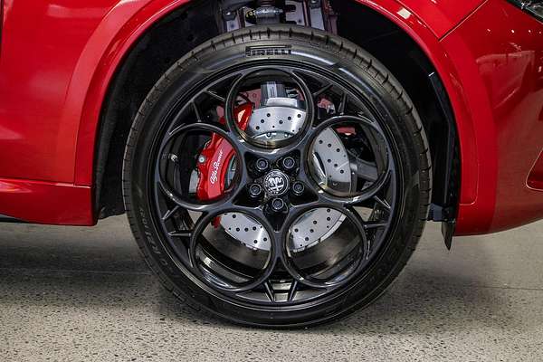 2025 Alfa Romeo Stelvio Quadrifoglio Series 5