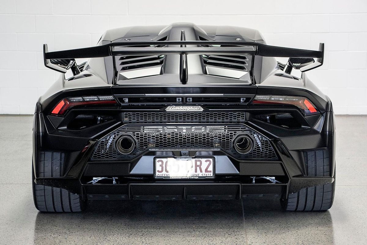 2023 Lamborghini Huracan STO 724