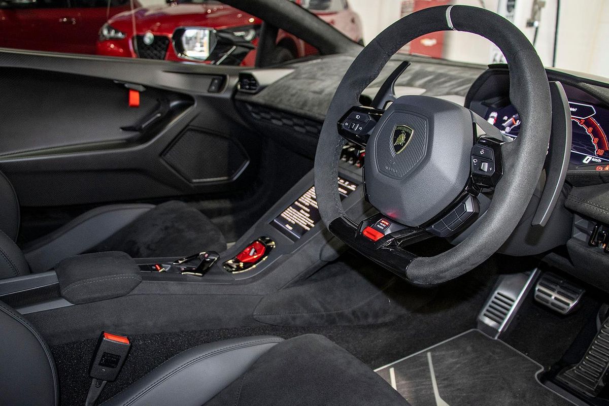 2023 Lamborghini Huracan STO 724