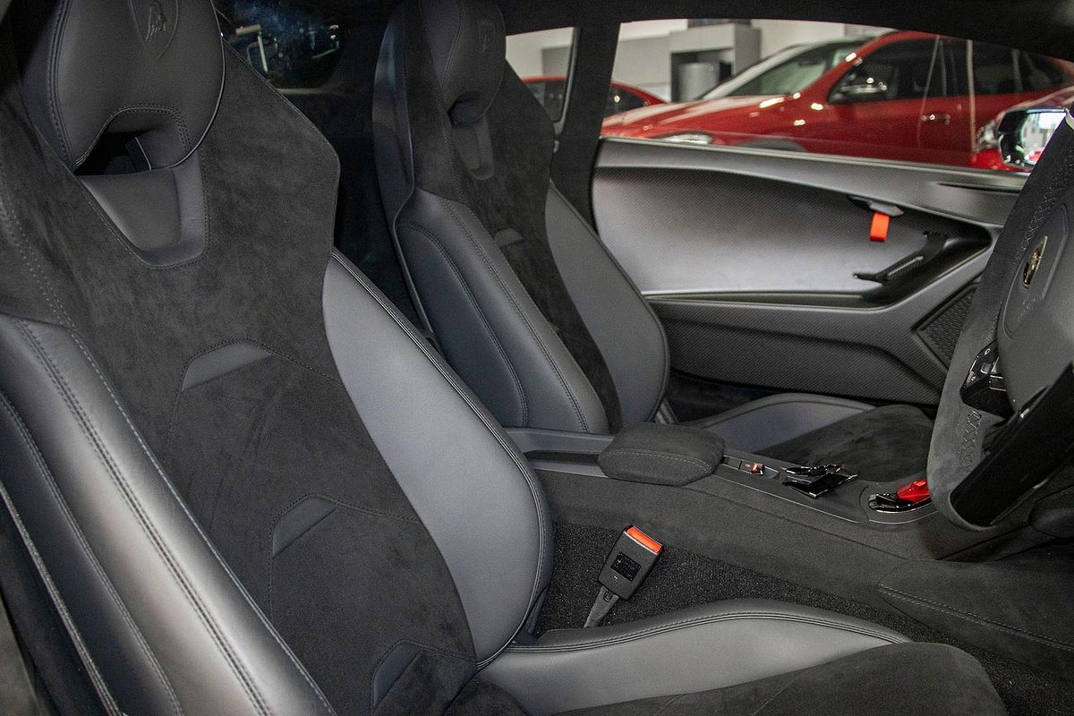 2023 Lamborghini Huracan STO 724