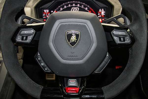 2023 Lamborghini Huracan STO 724