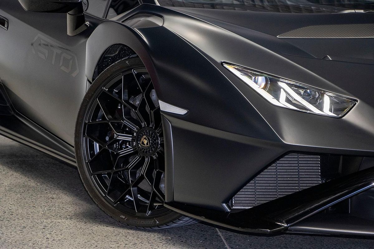 2023 Lamborghini Huracan STO 724