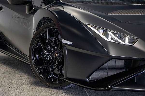 2023 Lamborghini Huracan STO 724