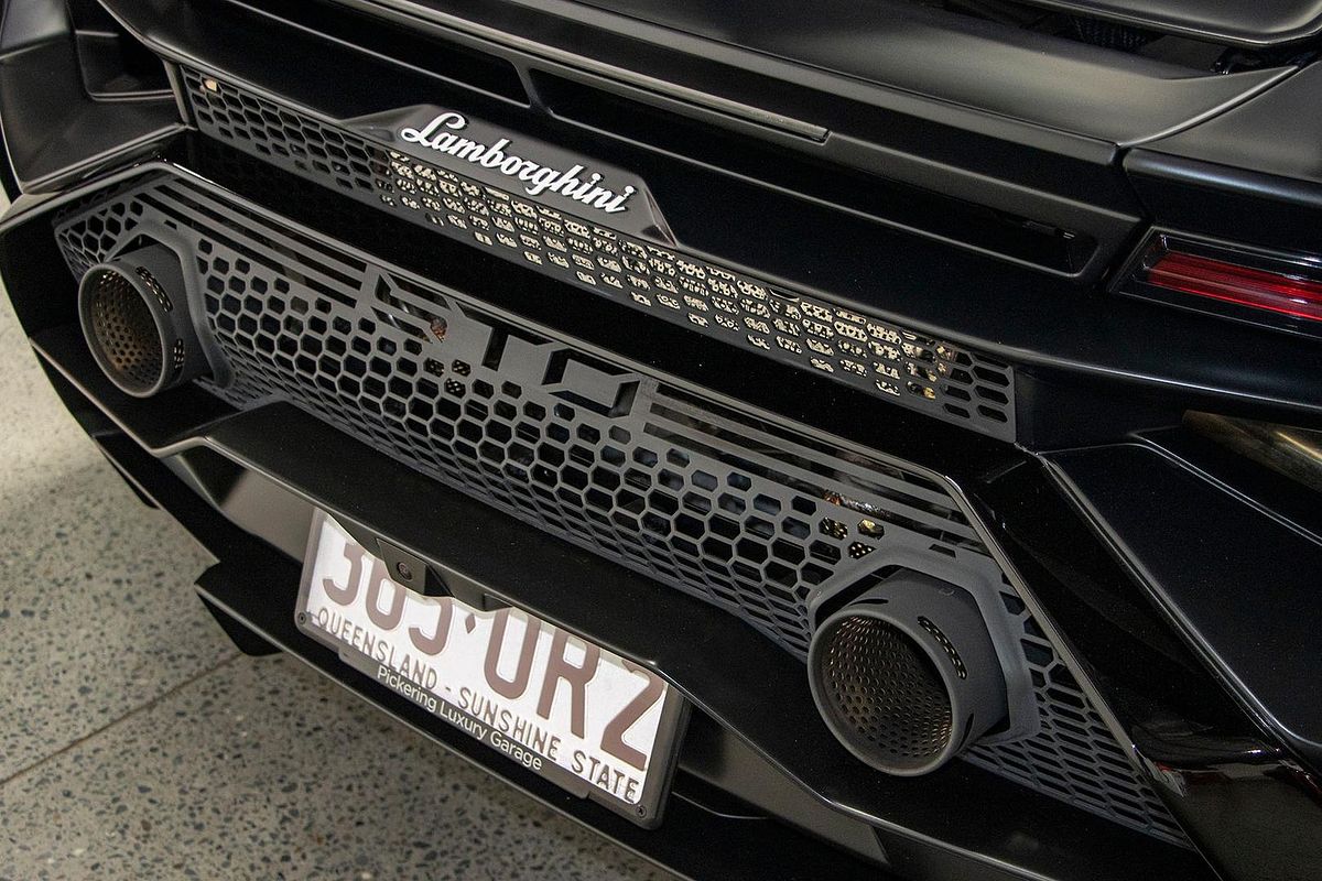 2023 Lamborghini Huracan STO 724