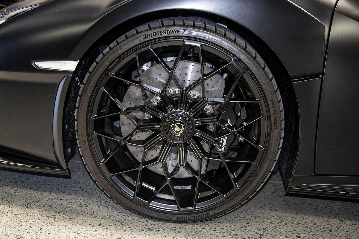 2023 Lamborghini Huracan STO 724