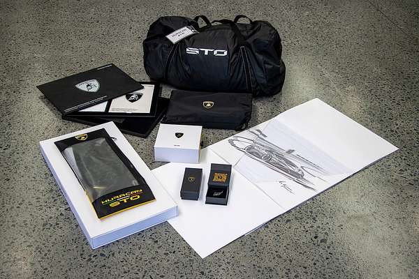 2023 Lamborghini Huracan STO 724