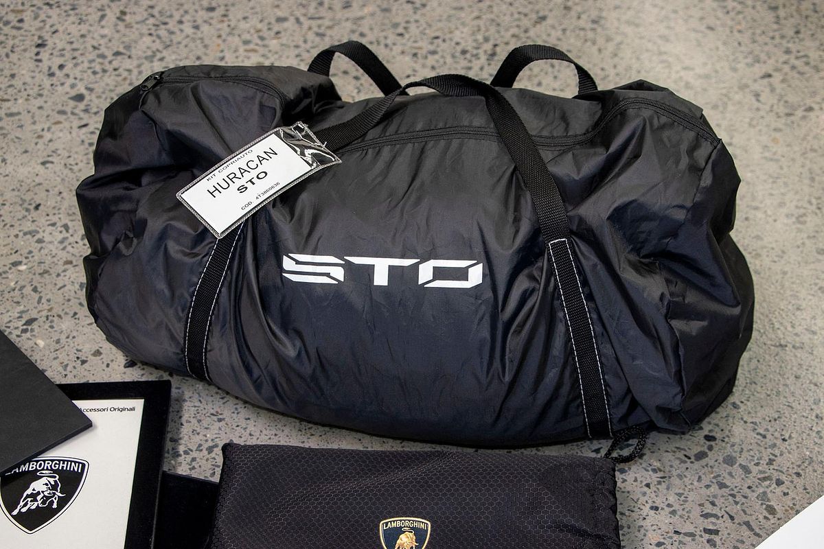 2023 Lamborghini Huracan STO 724