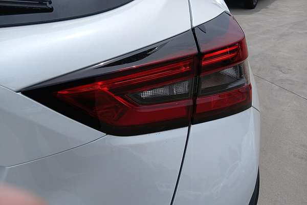 2024 Nissan JUKE ST-L F16