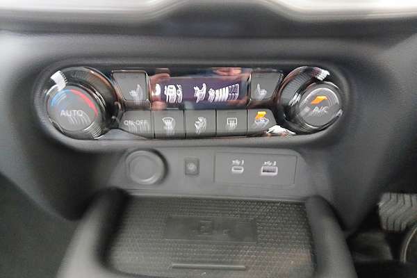 2024 Nissan JUKE ST-L F16