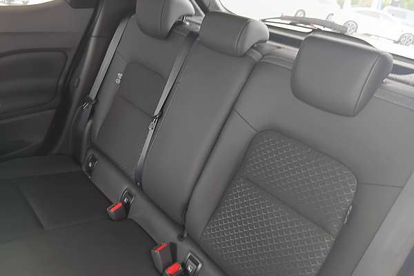 2024 Nissan JUKE ST-L F16