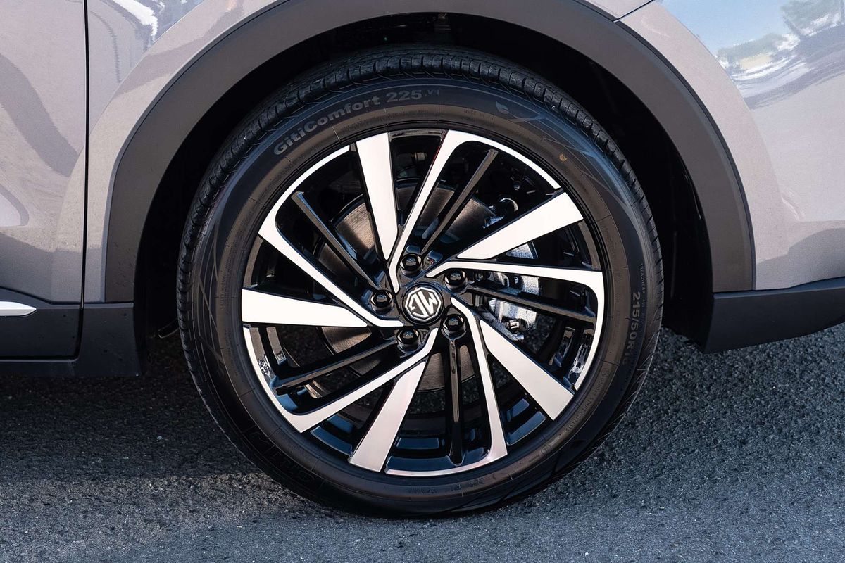 2025 MG ZS Essence Hybrid+ ZS32