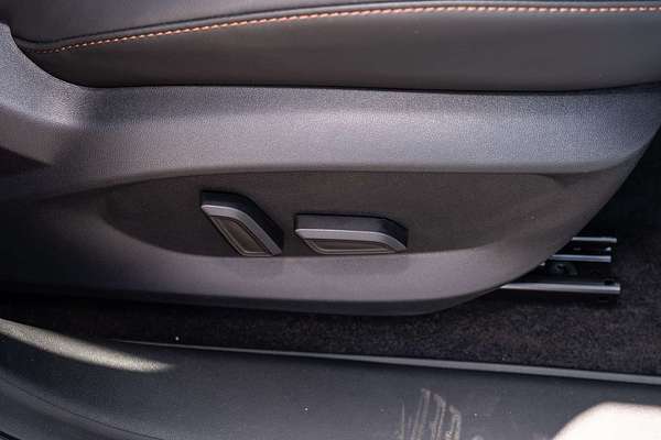 2025 MG HS Excite AS33