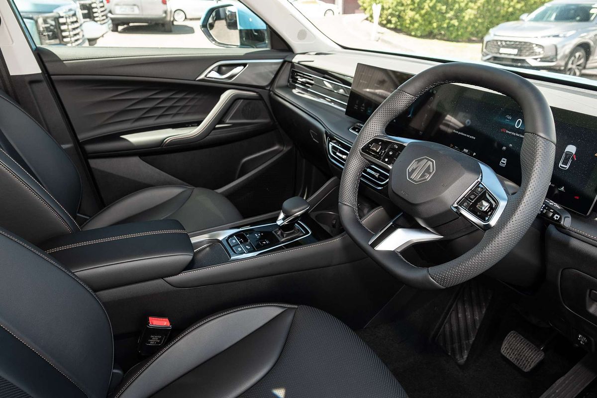 2025 MG HS Excite AS33