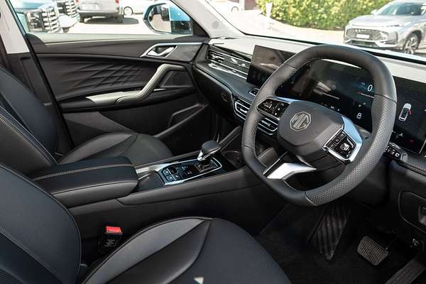 2025 MG HS Excite AS33