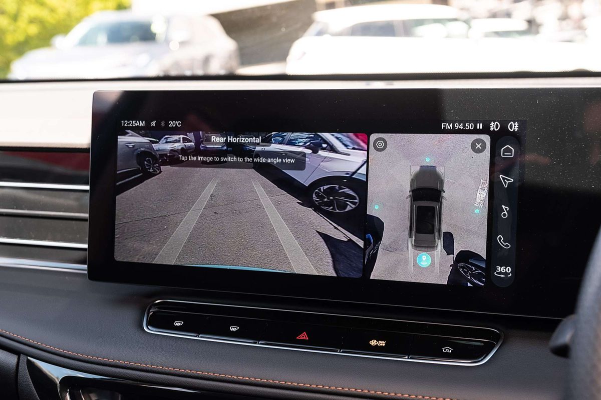 2025 MG HS Excite AS33