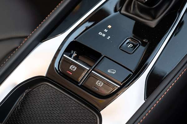 2025 MG HS Excite AS33