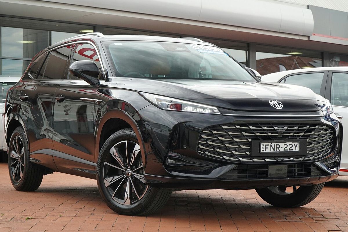 2024 MG HS Essence AS33